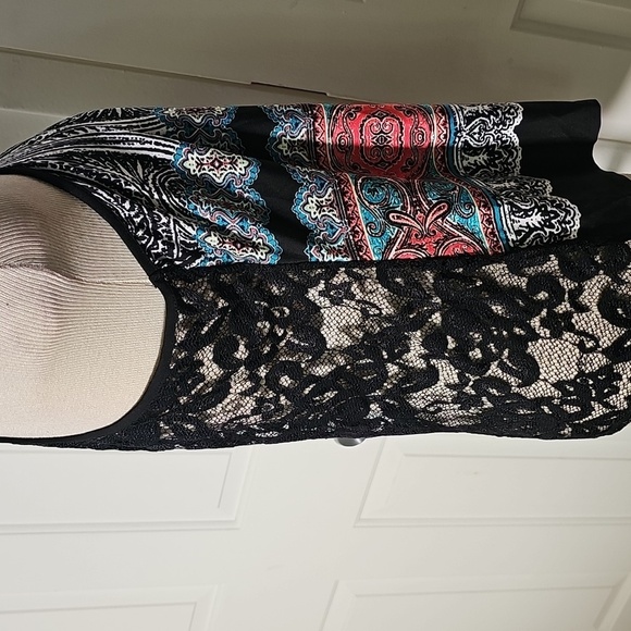 In Bloom Women's Black and Red Paisley Tank Top With Lace Back. Size S/P - Picture 3 of 8